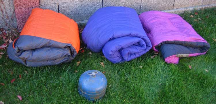 Čo má perie - všetko letí Tri spacáky