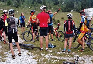 Na horském kole po starých vojenských cestách v Dolomit