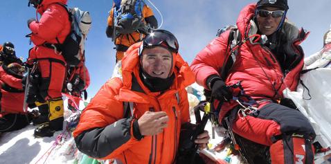 Fenomenální Ueli Steck se vyjádřil k situaci kolem Everestu