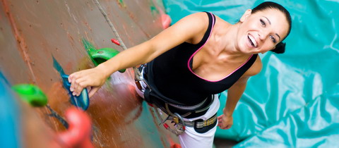 LEZTE, ALE PŘEŽIJTE: zdarma kurzy bezpečného lezení na lezeckých stěnách po celé ČR