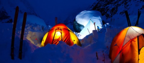 Místo čelovky konzerva s tuňákem? + VIDEO