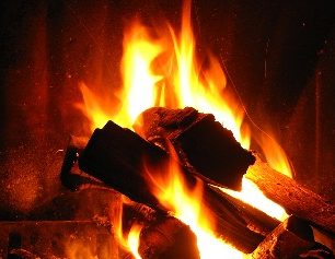 Obal od žvýkačky + baterka = oheň + VIDEO