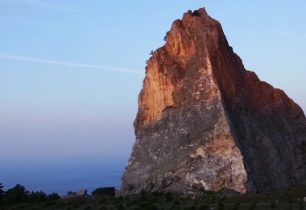 Free sólo s třešničkou v podobě base jumpu + VIDEO