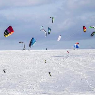 Outdoorové sporty v zimních Alpách