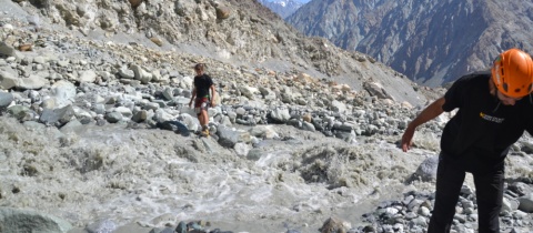 Brod řeky jednou osobou + VIDEO