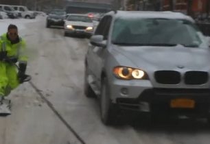 Po zasněžených ulicích New Yorku na snowboardu + VIDEO