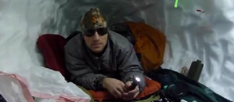 Jak si vykopat sněhový hrob? + VIDEO