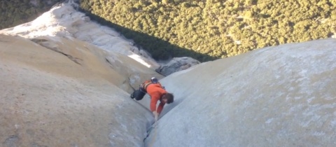 Kdo vylezl 3000 výškových metrů bez jištění za jeden den?