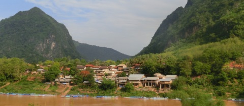 Výlet na kajaku po laoské řece Namtha