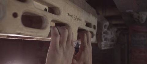 Ramón Julian Puigblanque našel útěchu v posilovací desce