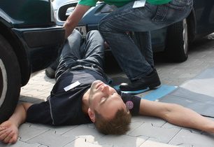 Mýtus o první pomoci — První pomoc se dá naučit v sedě