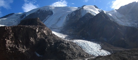 Trekování v Chile: Sucho v krku, hořký ledovec a šílené kytky v údolí Yerba Loca