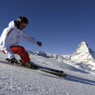 Užijte si celoroční lyžování! Jde to ve švýcarském Zermattu a Saas Fee.