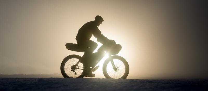 Říká se mu fatbike, snowbike anebo tlusťoch. Kde se vzal a co je zač?