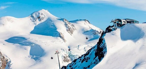 Tyrolským ledovcům nedostatek sněhu nevadí