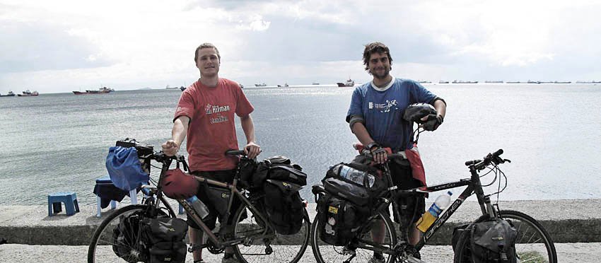 NE 15:00 - 16:30 (sál osobností) Honza Homola a Jirka Zeman: Na kole z Prahy do Turecka