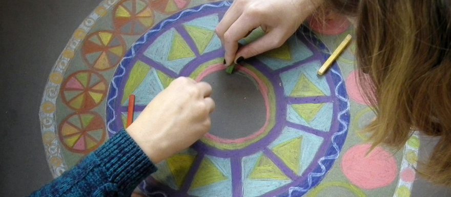 SO 10:30 - 12:00 (sál kreativních workshopů) Klára Domlátilová: Malování mandal