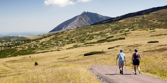 SOUTĚŽ: Víte odkdy jezdí lanovka na Sněžku? Odpovězte na jednoduché otázky a vyhrajte outdoorové boty od českého výrobce Prabos UKONČENO