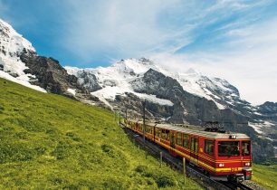 Jungfraujoch – vlakem mezi velikány