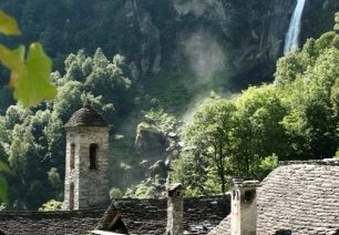 Foroglio – vodopád v sevřeném údolí Val Bavona