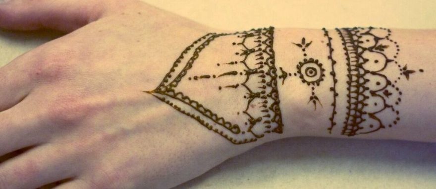 Tamara Schmidt: Malování henou (Sál kreativních workshopů, SO 13:30 - 15:00)