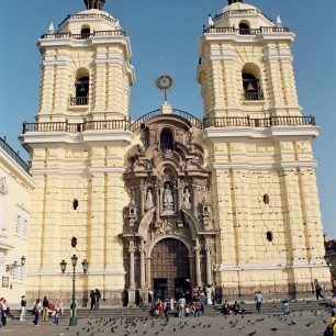 Monasterio de San Francisco v Limě, kostel a klášter z r. 1687