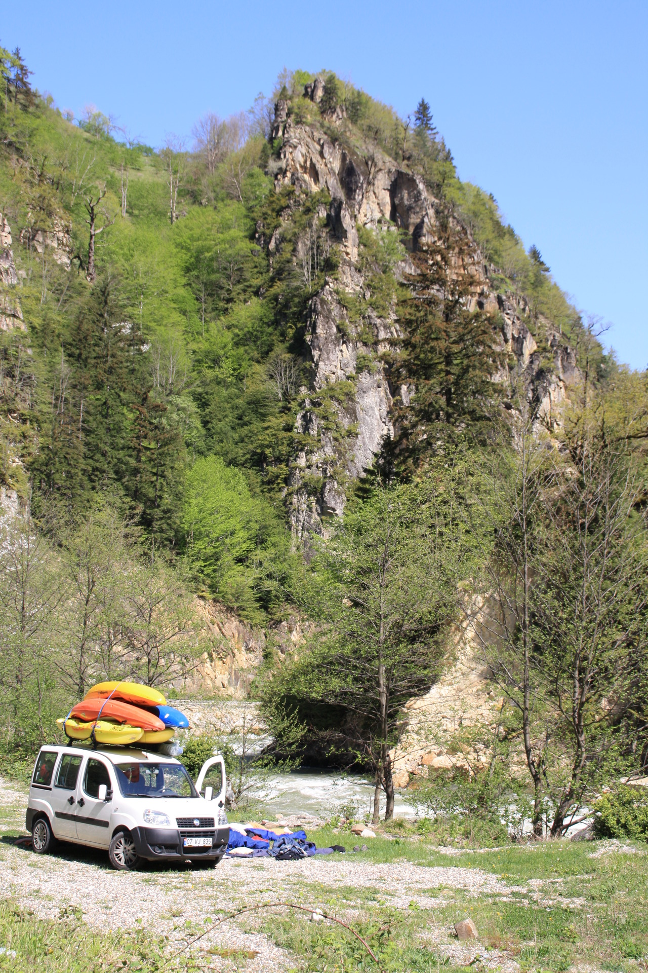 Spaní na břehu první řeky - Aksu Dere, Turecko