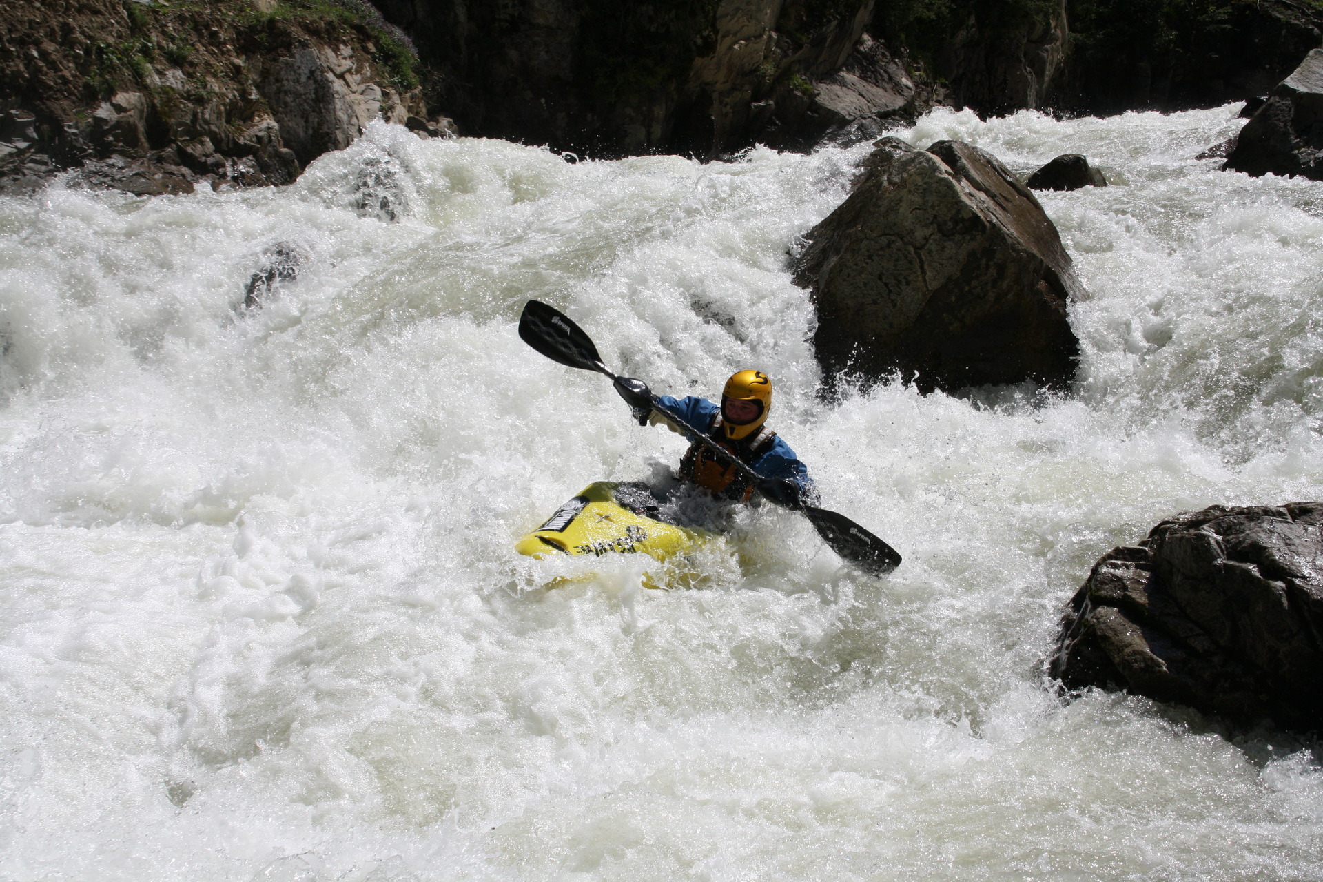 Obtížnější peřej na Aksu Dere, Turecko