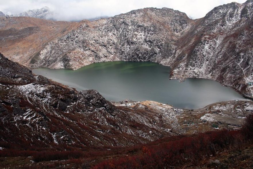 Posvatné jezero Tsomgo (Sikkim, Indie)