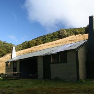 Flora Hut v národním parku Kahurangi