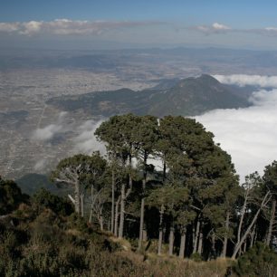 Nasunující se mraky a Quetzaltenango