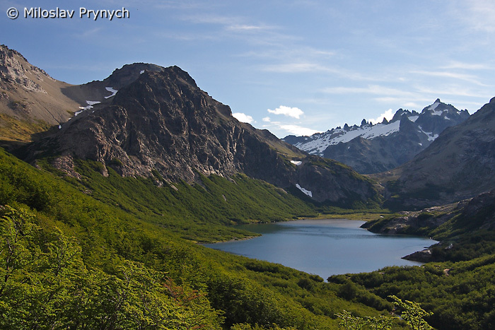 Laguna Jakob ze sedla Paso Brecha Negra