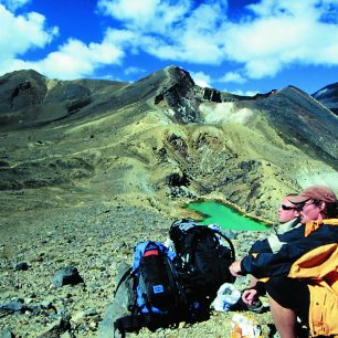 U tyrkysových Emerald Lakes