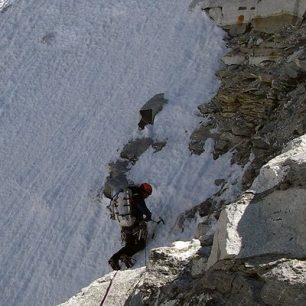 Před lezením v ledu