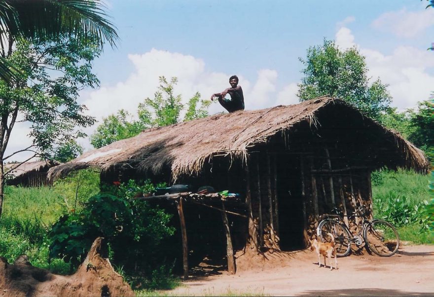 Už  jen několik set Védů žije v rezervaci Maduru Oya tradičním způsobem