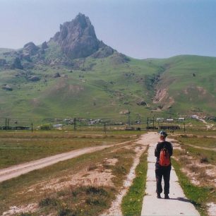 Magická silueta Bešbarmagu odnepaměti přitahuje zbožné poutníky