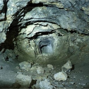 objevený tunel (cca 80 m)