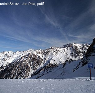 Výhled ze sedla Talgar k jihu, Kazachstán