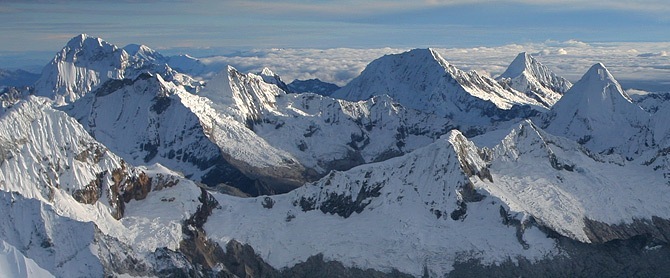 Cordillera Blanca z vrcholu Huascaránu