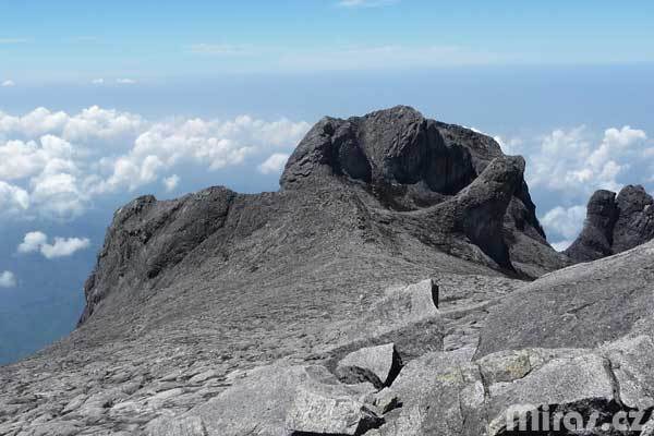 Vedlejší vrcholek Mount Kinabalu