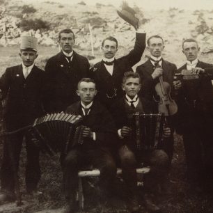 Návštěvníci Erlebachovy boudy1 sbírka KMV