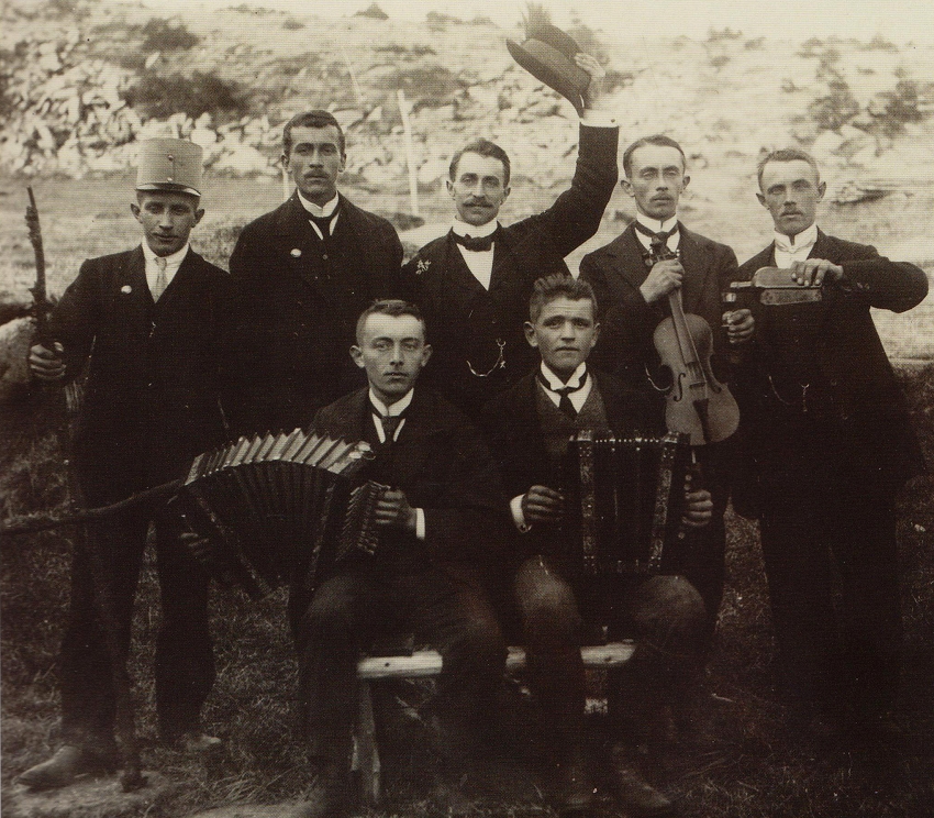 Návštěvníci Erlebachovy boudy1 sbírka KMV