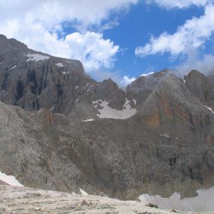 Hřebínek k sedlu do údolí Narpuz, Ala daglari, Turecko