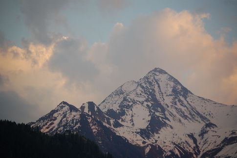 Rakousko, Zillertal, údolí v podvečer