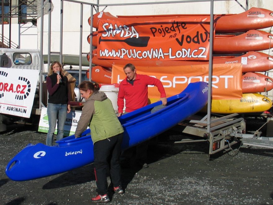 Závěrečné slosování o kanoi Samba přineslo radost Křivské a Kadlecovi