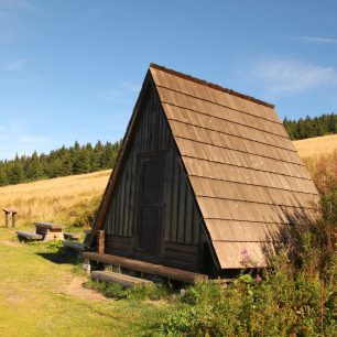 Turistická útulna na místě bývalé Klínovky.