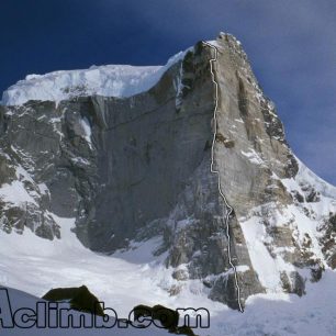 Cesta Pillar del Sol Nacient na Cerro Murallón. Foto: Rolando Garibotti / Pataclimb