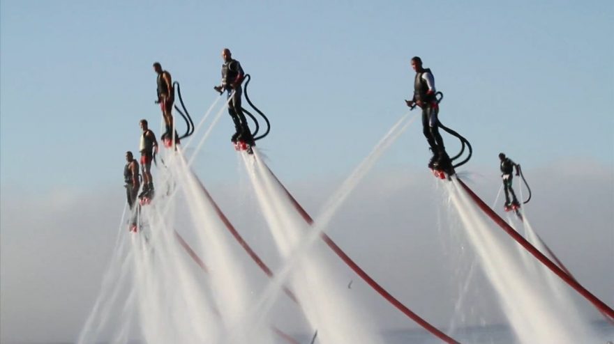 Lidé či vodní nestvůry?