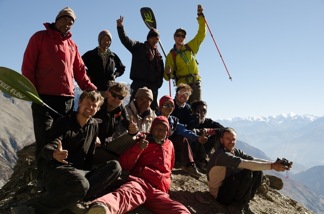 Členové týmu včetně šerpů