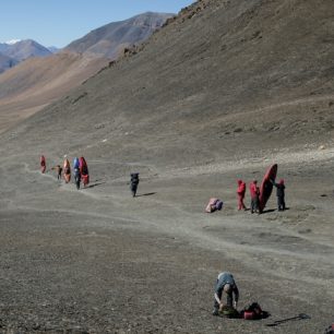 Výstup do sedla nad 5000 metrů